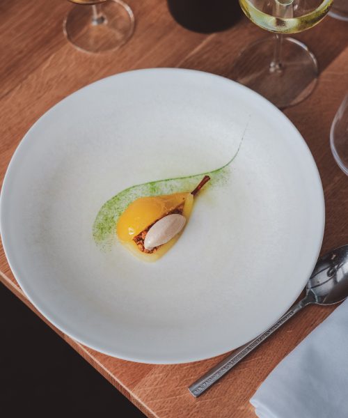 Assiette_poire_dessert_trompe_oeil_carte_gastronomique_restaurant_arco